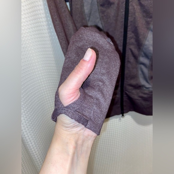 Women’s LULULEMON ATHLETICA heather plum and gray In stride Jacket size 6 - Picture 11 of 16